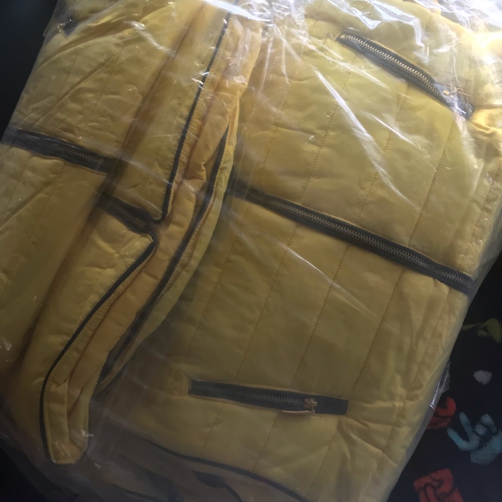 Brand new Puffer jacket women’s - Picture 5 of 7